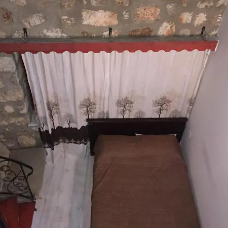Gazde/Camere de închiriat Attalos Antalya